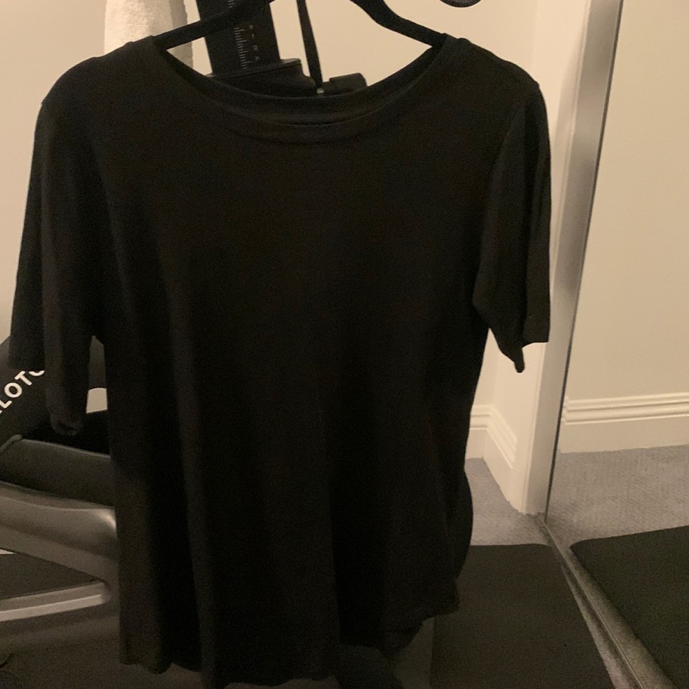 Universal Standard black t shirt 3XS never worn